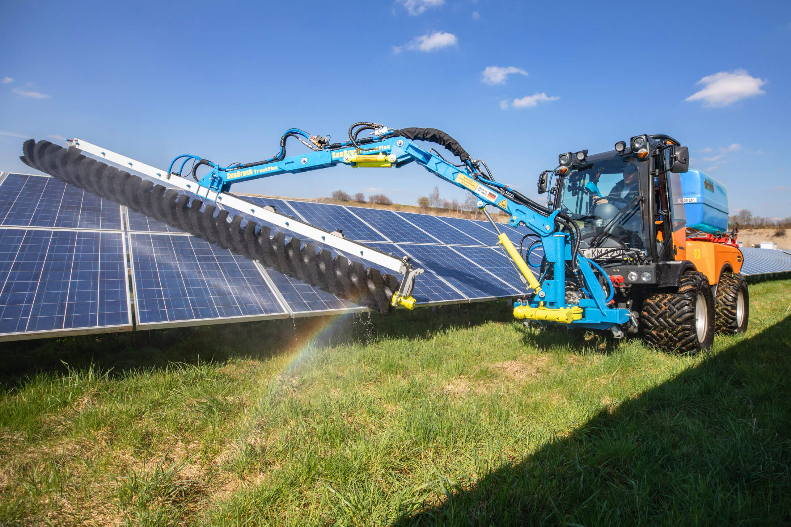 Vehicle-mounted arm cleaning solar array